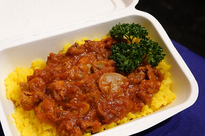 鶏もも肉と完熟トマトのハヤシライス